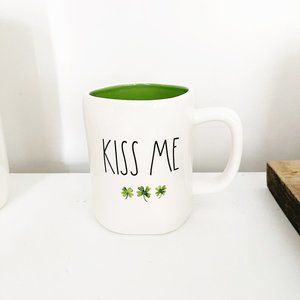 ✨ NWT Kiss Me Mug | Rae Dunn